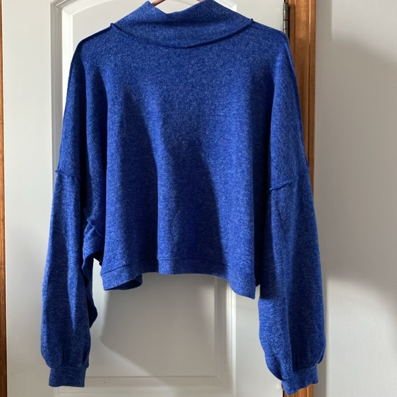 Very soft! Blue Mock Turtleneck! - Picture 5 of 5